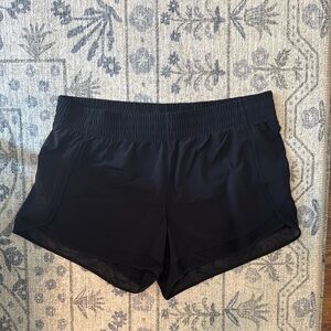 Black Athleta Mesh Racer Run Mid Rise 4 inch Shorts